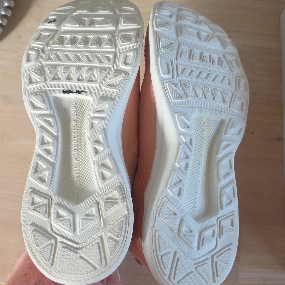 Brand New APL Womens Techloom Bliss Size 7.5 blush/ivory - Picture 8 of 10